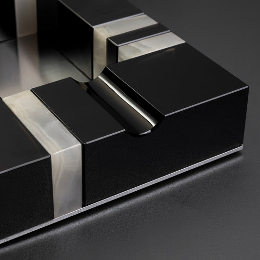 Ashtray by Vanakat: Black & White